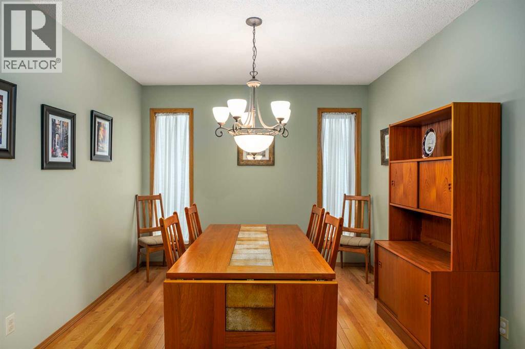 290 Edgepark Way Nw, Calgary, Alberta  T3A 4S7 - Photo 8 - A2302566