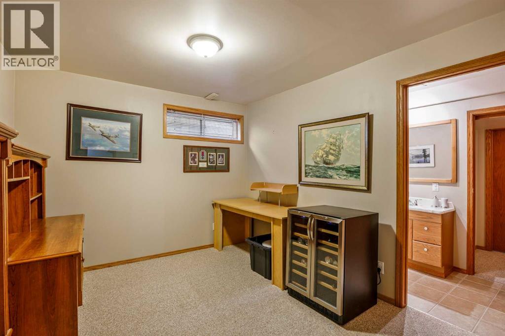 290 Edgepark Way Nw, Calgary, Alberta  T3A 4S7 - Photo 37 - A2302566