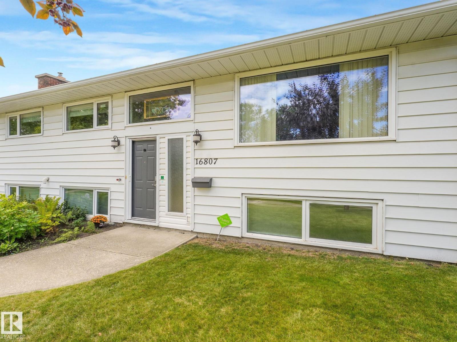 16807 80 Av NW, Edmonton, Alberta  T5R 3N1 - Photo 5 - E4483302