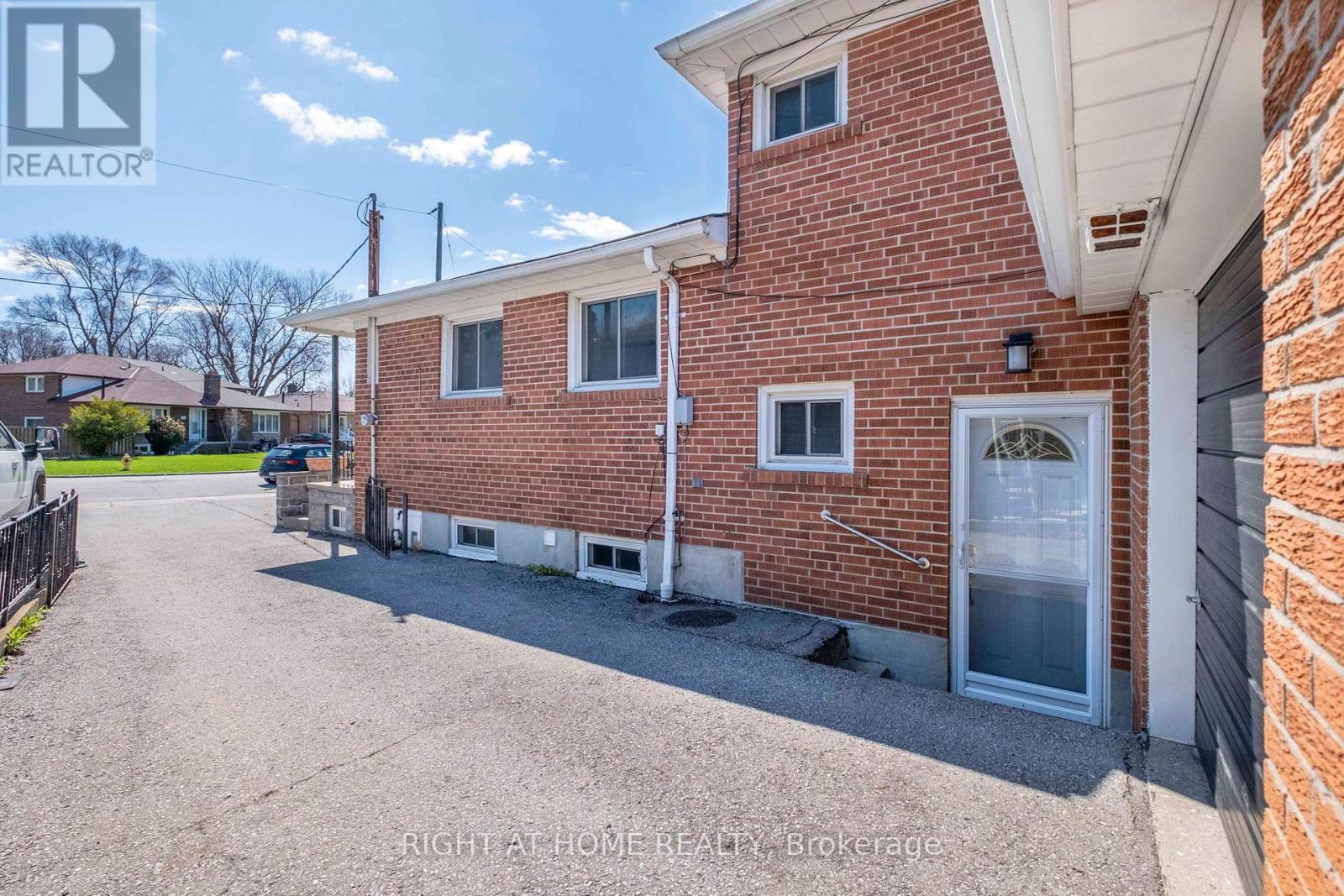 106 Fortrose Crescent, Toronto, Ontario  M3A 2H1 - Photo 24 - C13024586