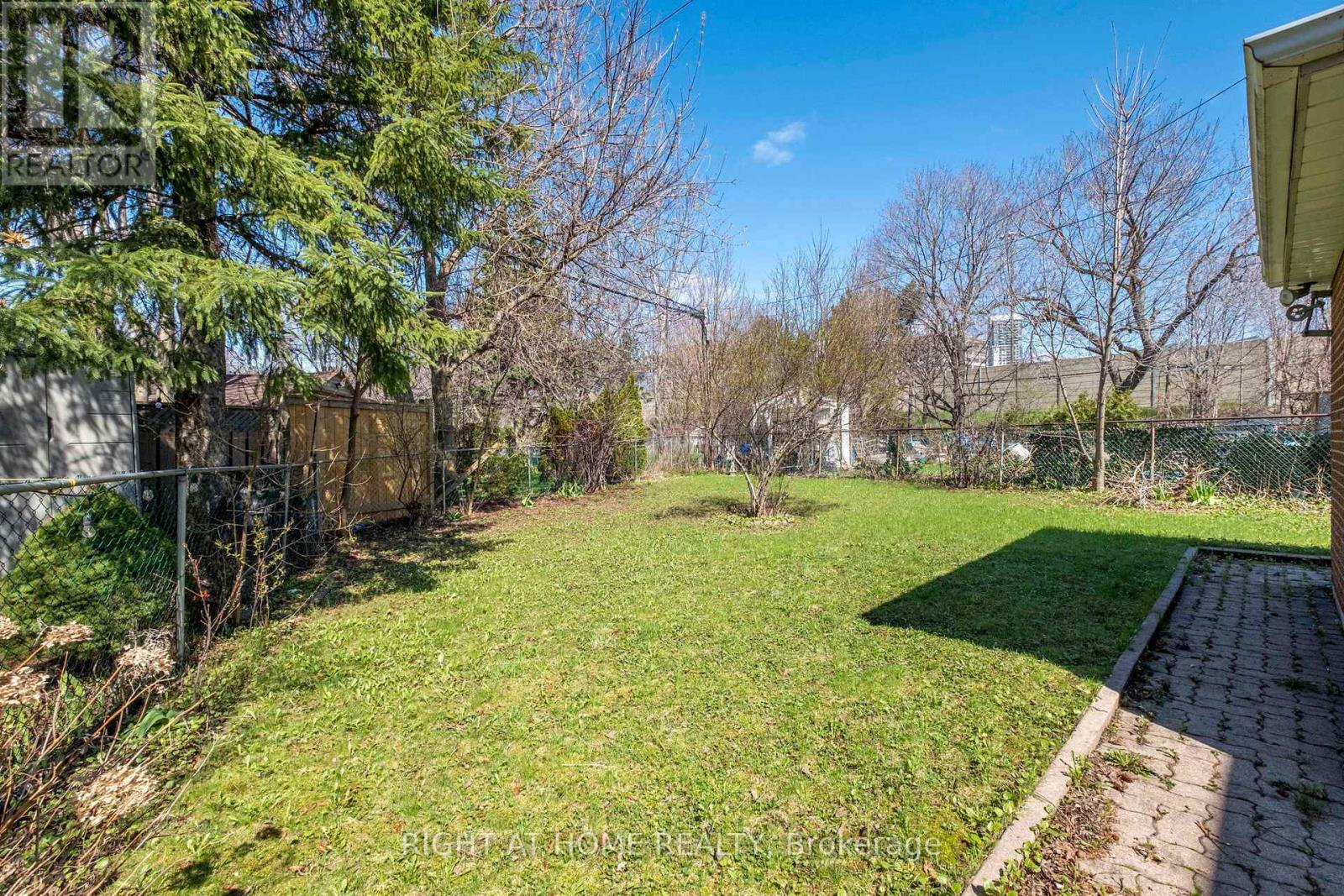 106 Fortrose Crescent, Toronto, Ontario  M3A 2H1 - Photo 28 - C13024586