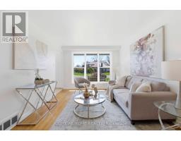 106 FORTROSE CRESCENT, Toronto, Ontario