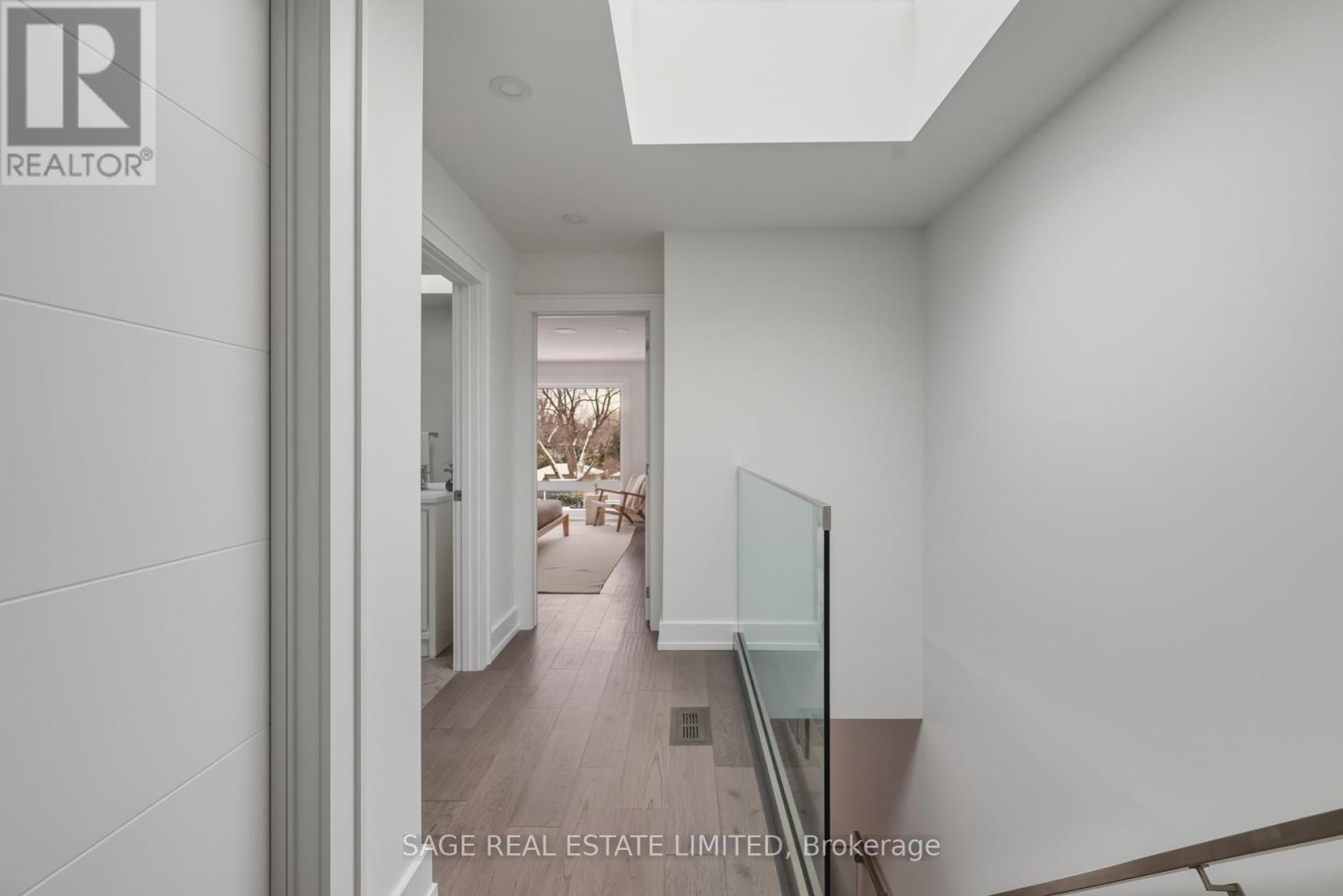 99a Memorial Park Avenue, Toronto, Ontario  M4J 2K1 - Photo 16 - E13024606