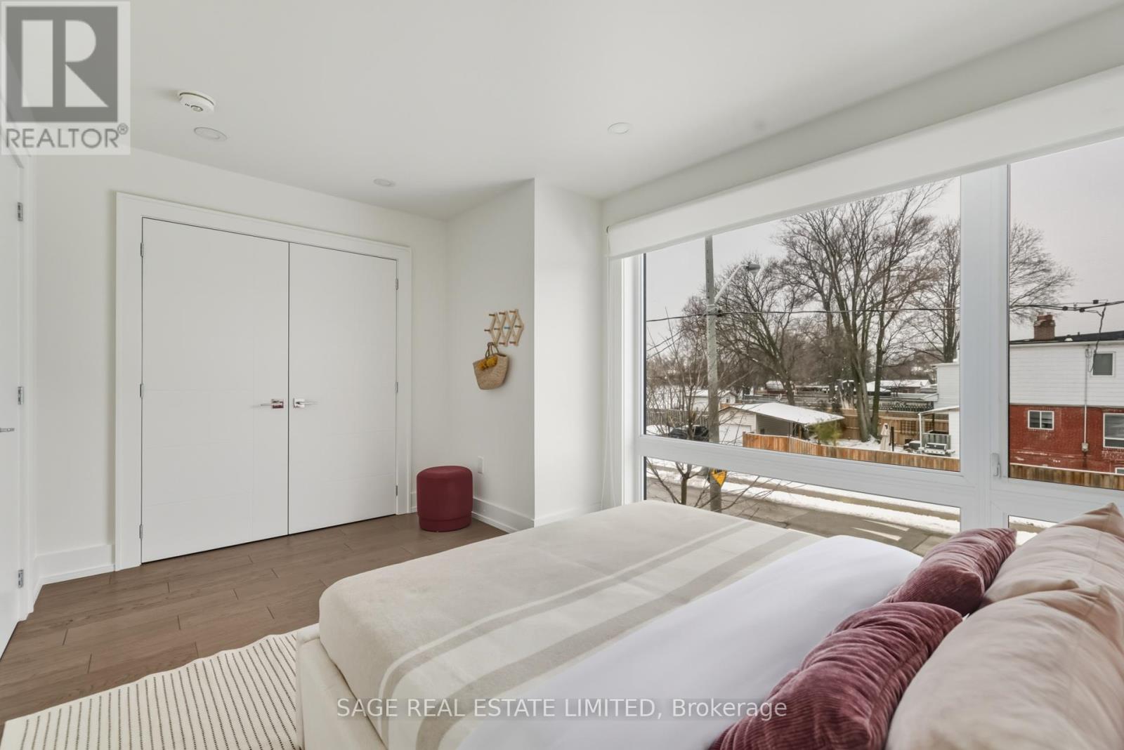 99a Memorial Park Avenue, Toronto, Ontario  M4J 2K1 - Photo 29 - E13024606