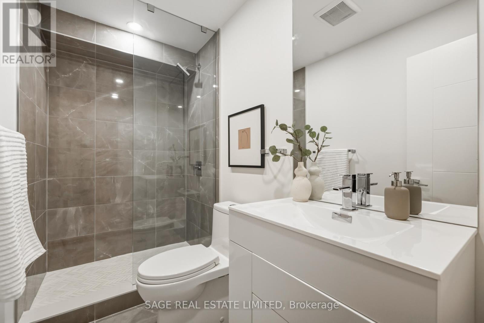 99a Memorial Park Avenue, Toronto, Ontario  M4J 2K1 - Photo 32 - E13024606