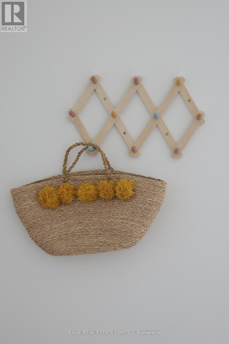 99a Memorial Park Avenue, Toronto, Ontario  M4J 2K1 - Photo 39 - E13024606