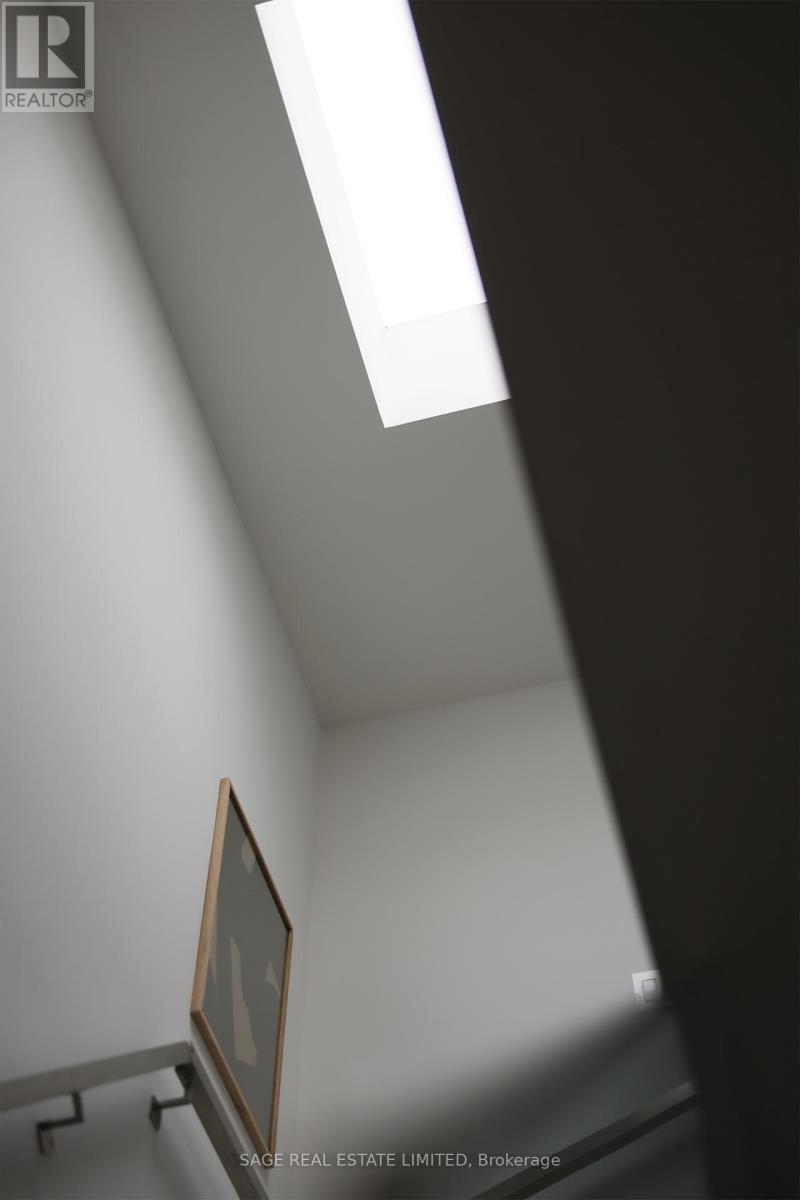 99a Memorial Park Avenue, Toronto, Ontario  M4J 2K1 - Photo 48 - E13024606