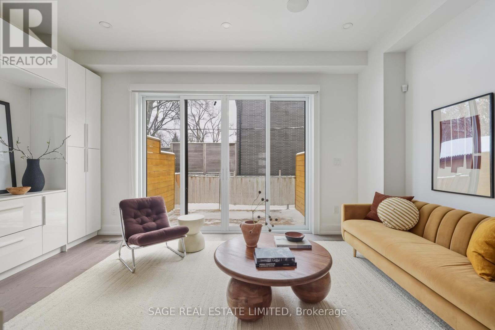 99a Memorial Park Avenue, Toronto, Ontario  M4J 2K1 - Photo 5 - E13024606