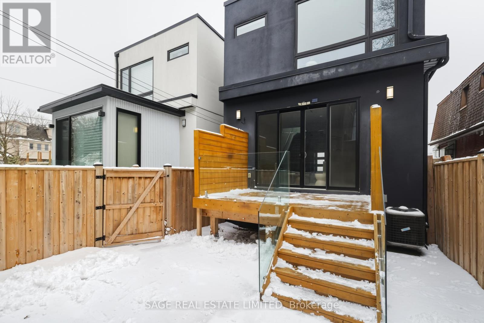 99a Memorial Park Avenue, Toronto, Ontario  M4J 2K1 - Photo 50 - E13024606