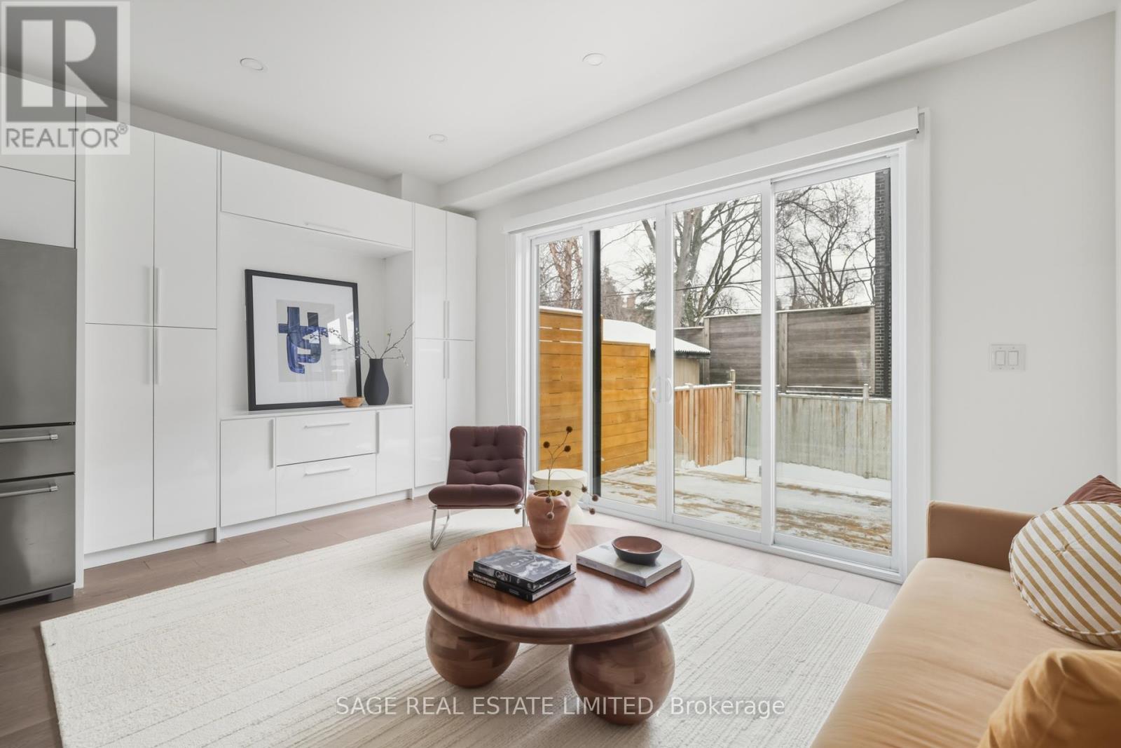 99a Memorial Park Avenue, Toronto, Ontario  M4J 2K1 - Photo 6 - E13024606