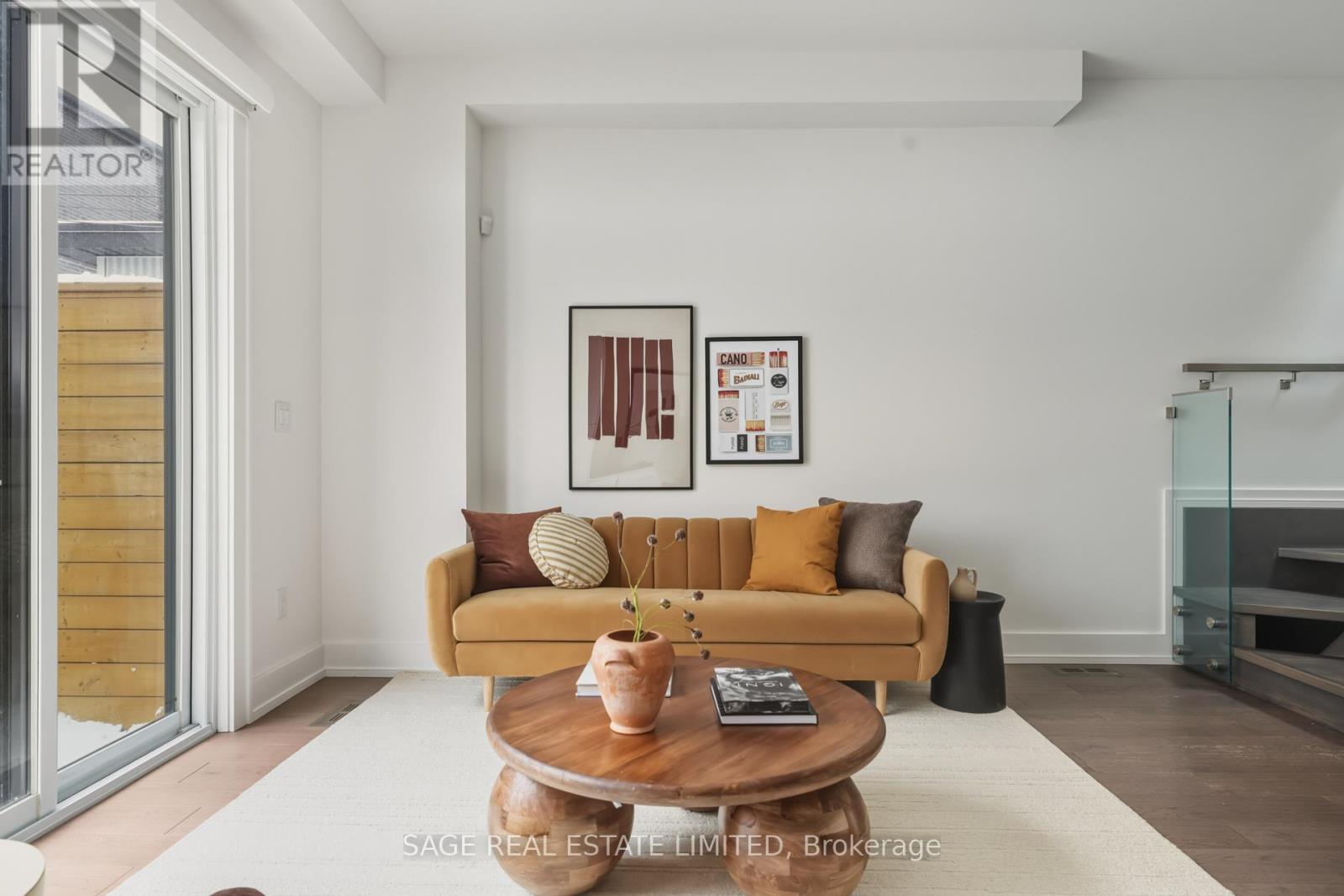 99a Memorial Park Avenue, Toronto, Ontario  M4J 2K1 - Photo 9 - E13024606