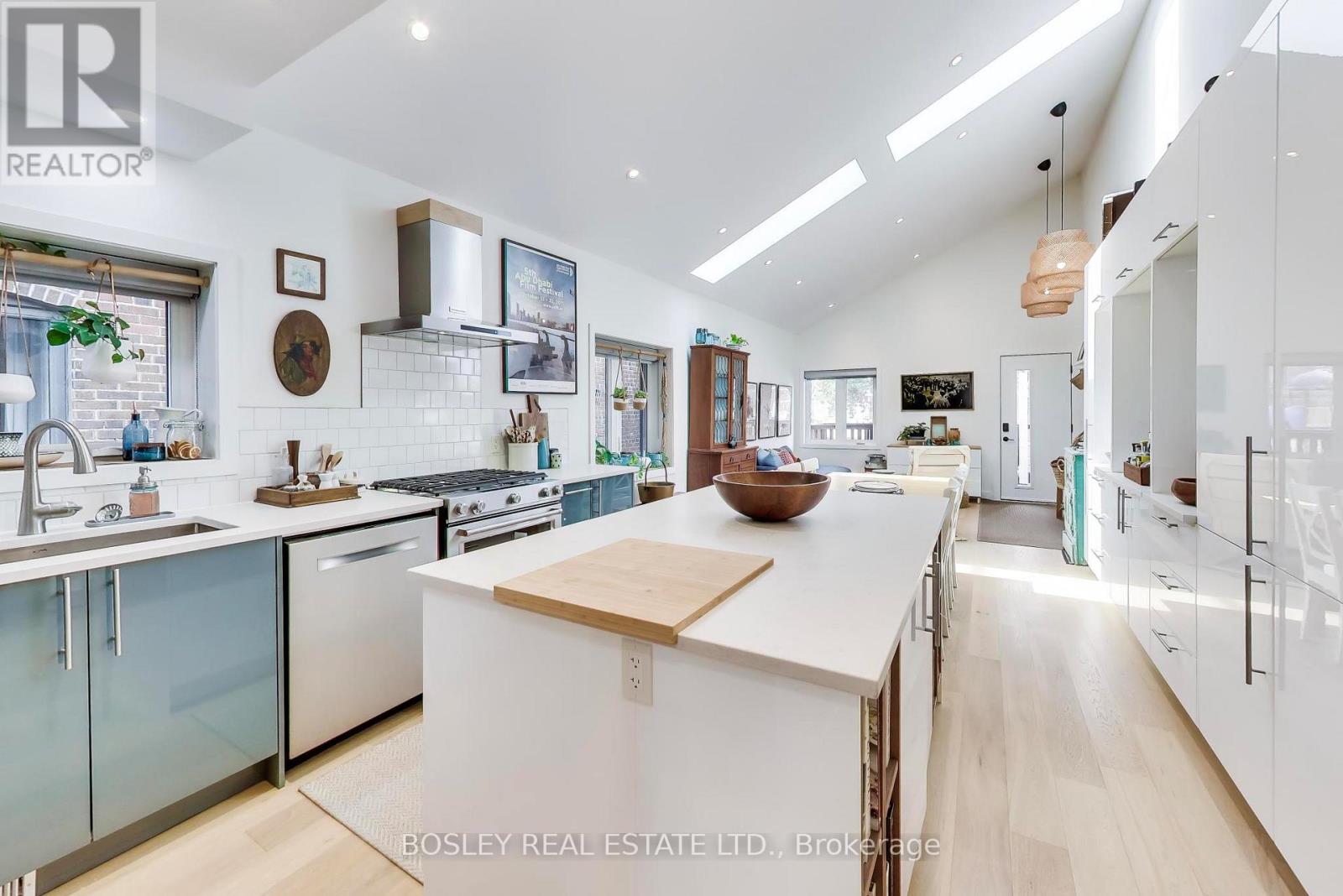 45 Berkshire Avenue, Toronto, Ontario  M4M 2Z6 - Photo 11 - E13024730