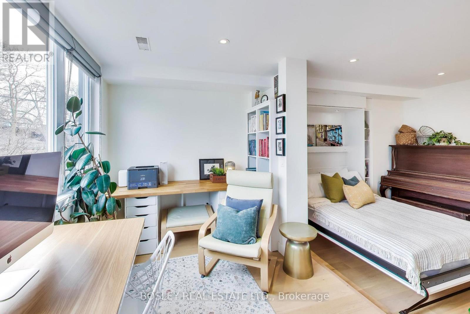 45 Berkshire Avenue, Toronto, Ontario  M4M 2Z6 - Photo 17 - E13024730