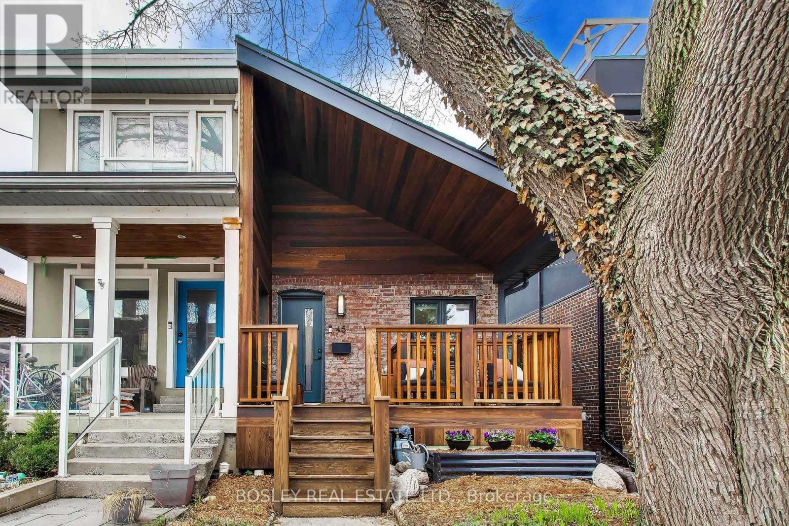 45 Berkshire Avenue, Toronto, Ontario  M4M 2Z6 - Photo 2 - E13024730