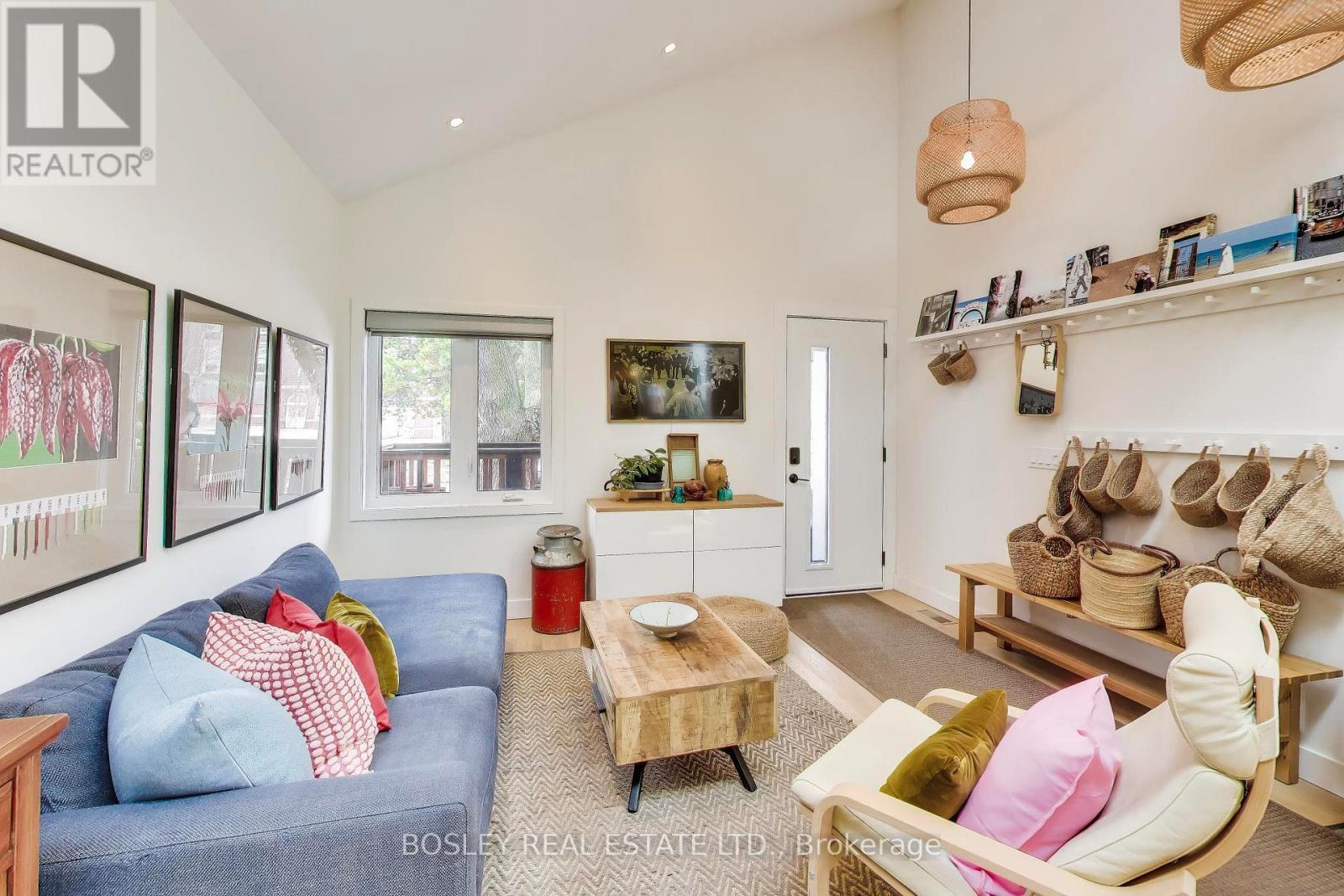 45 Berkshire Avenue, Toronto, Ontario  M4M 2Z6 - Photo 7 - E13024730