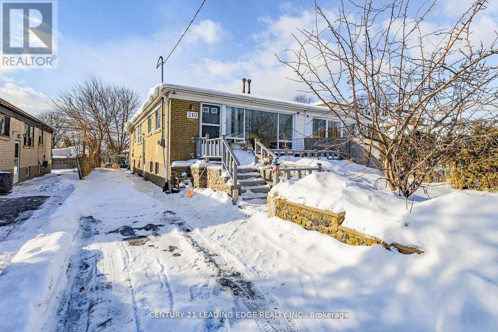 210 Linden Avenue, Toronto, Ontario  M1K 3H8 - Photo 2 - E13024744