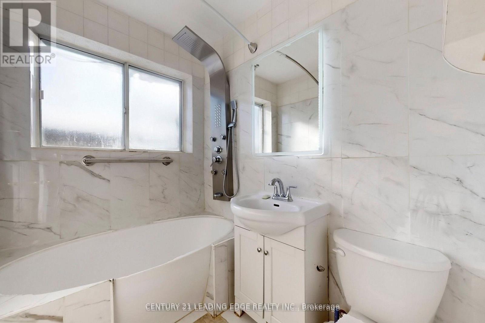 210 Linden Avenue, Toronto, Ontario  M1K 3H8 - Photo 21 - E13024744