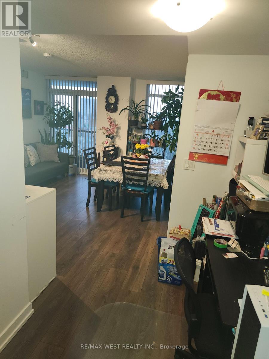 426 - 8 Trent Avenue, Toronto, Ontario  M4C 0A6 - Photo 9 - E13024866