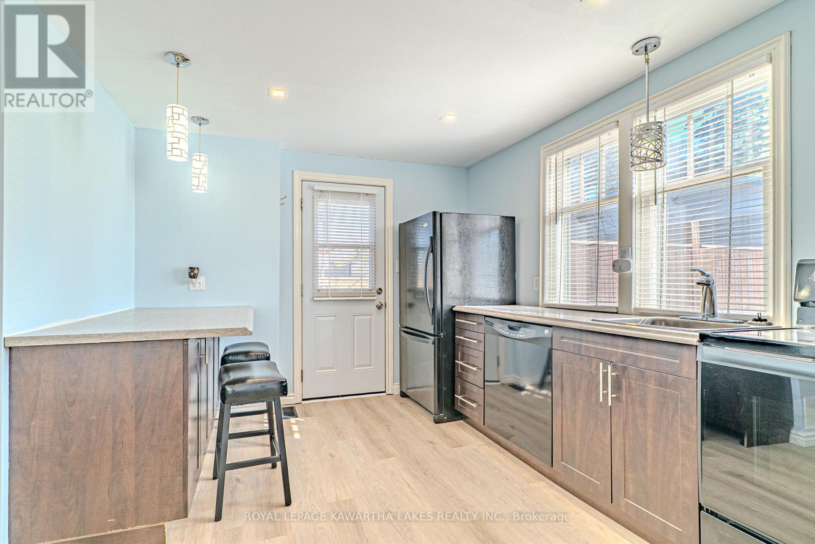 54 Glenelg Street W, Kawartha Lakes, Ontario  K9V 2V2 - Photo 15 - X12691070