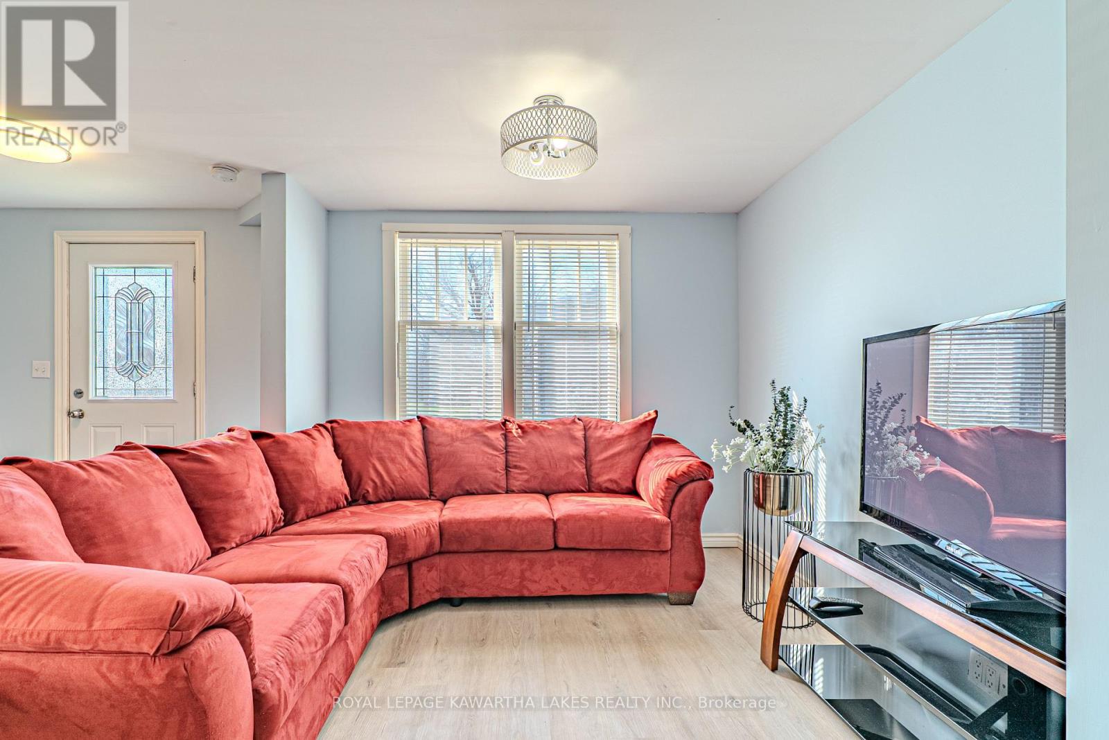 54 Glenelg Street W, Kawartha Lakes, Ontario  K9V 2V2 - Photo 12 - X12691070