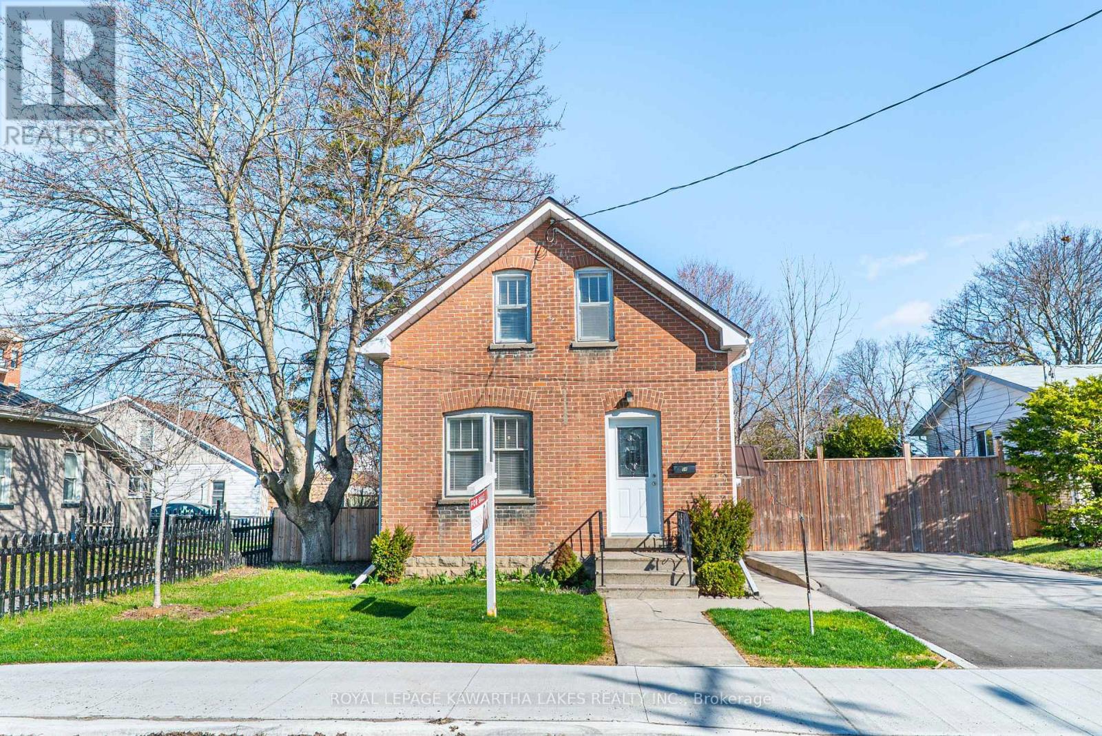 54 Glenelg Street W, Kawartha Lakes, Ontario  K9V 2V2 - Photo 1 - X12691070