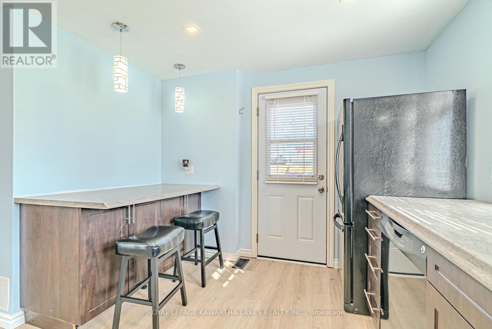 54 Glenelg Street W, Kawartha Lakes, Ontario  K9V 2V2 - Photo 16 - X12691070