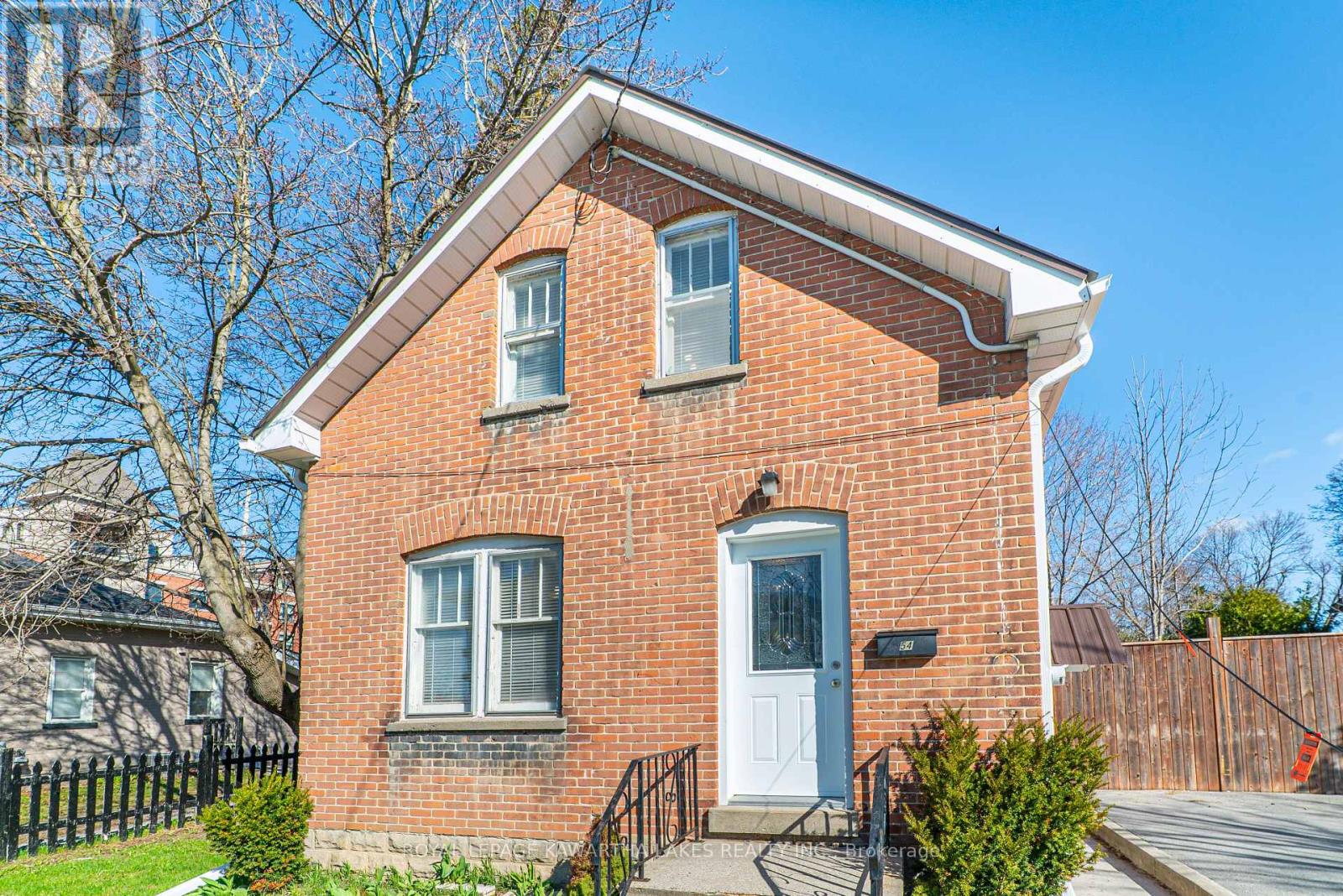 54 Glenelg Street W, Kawartha Lakes, Ontario  K9V 2V2 - Photo 3 - X12691070