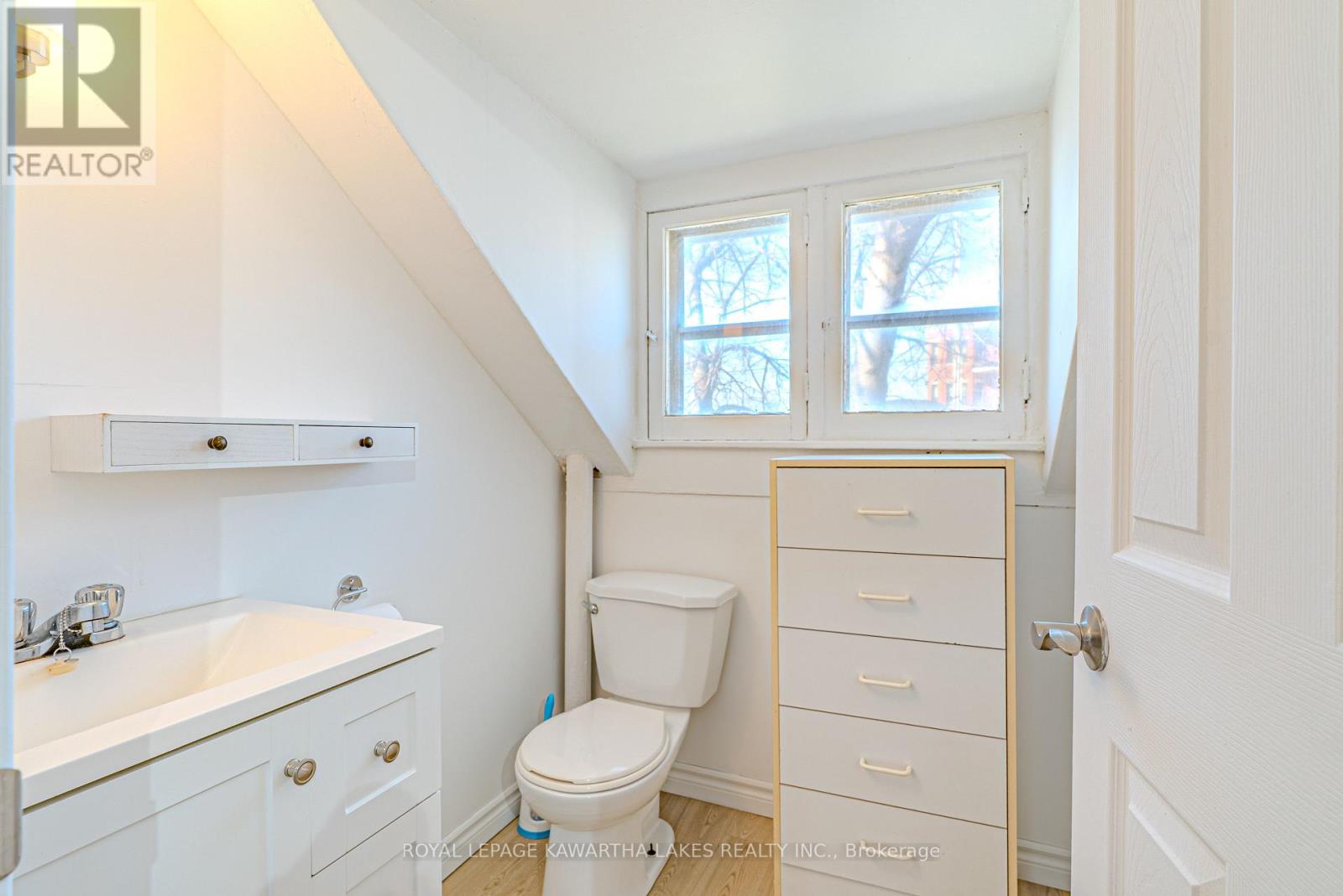 54 Glenelg Street W, Kawartha Lakes, Ontario  K9V 2V2 - Photo 28 - X12691070