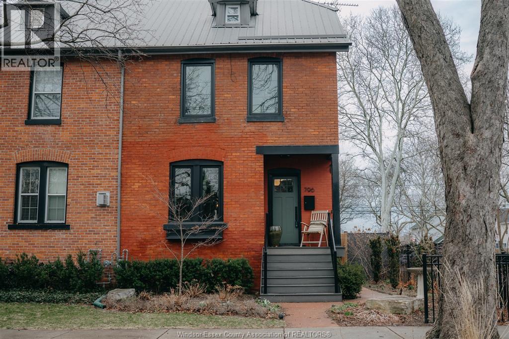 796 Monmouth ROAD, windsor, Ontario
