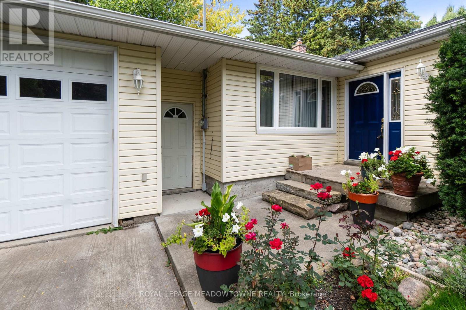 208 MARTIN STREET, King, Ontario