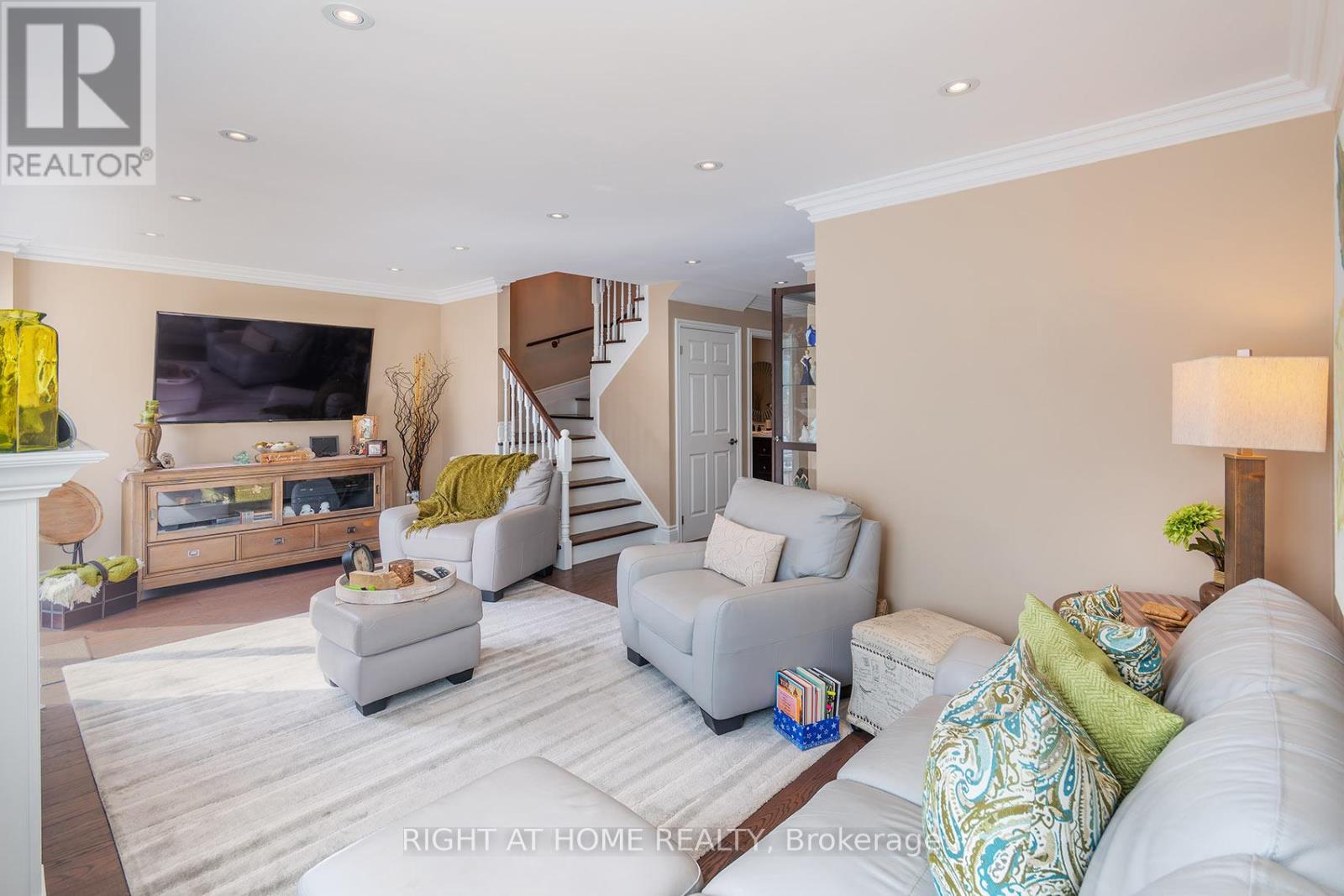 104 Pinedale Gate, Vaughan, Ontario  L4L 8X3 - Photo 10 - N13024564