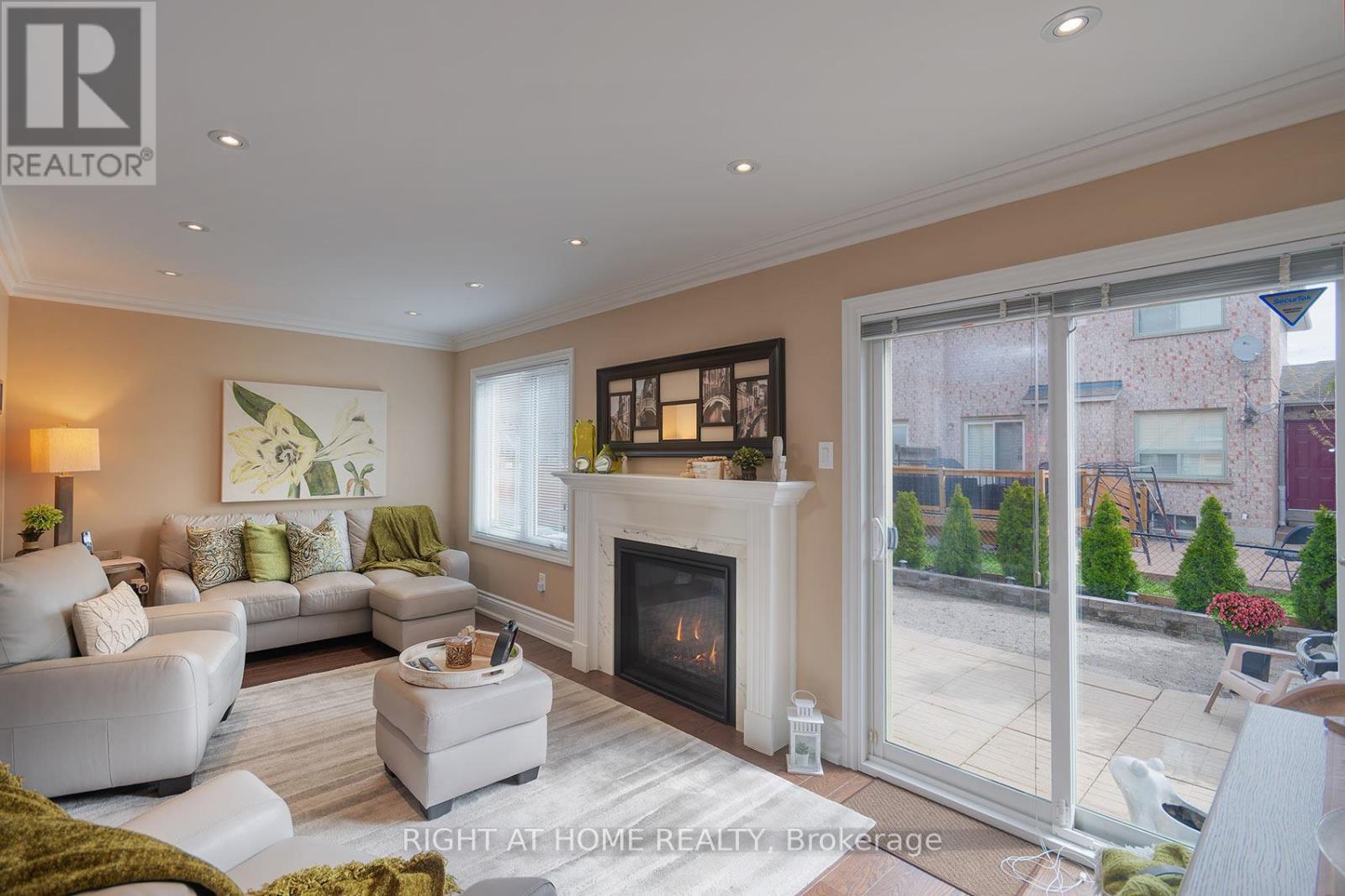 104 Pinedale Gate, Vaughan, Ontario  L4L 8X3 - Photo 11 - N13024564