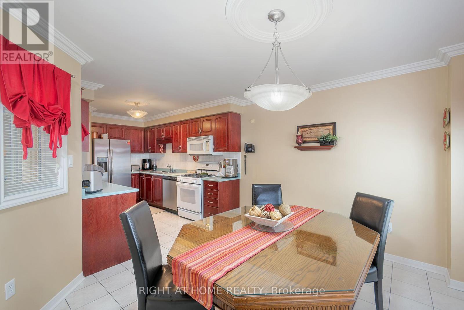 104 Pinedale Gate, Vaughan, Ontario  L4L 8X3 - Photo 14 - N13024564