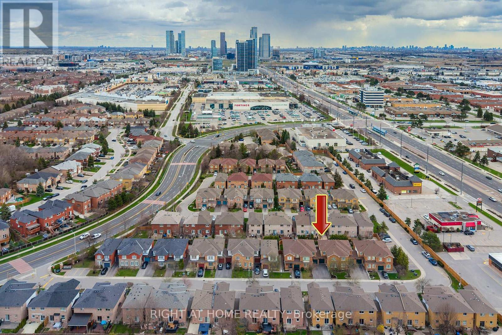 104 Pinedale Gate, Vaughan, Ontario  L4L 8X3 - Photo 2 - N13024564