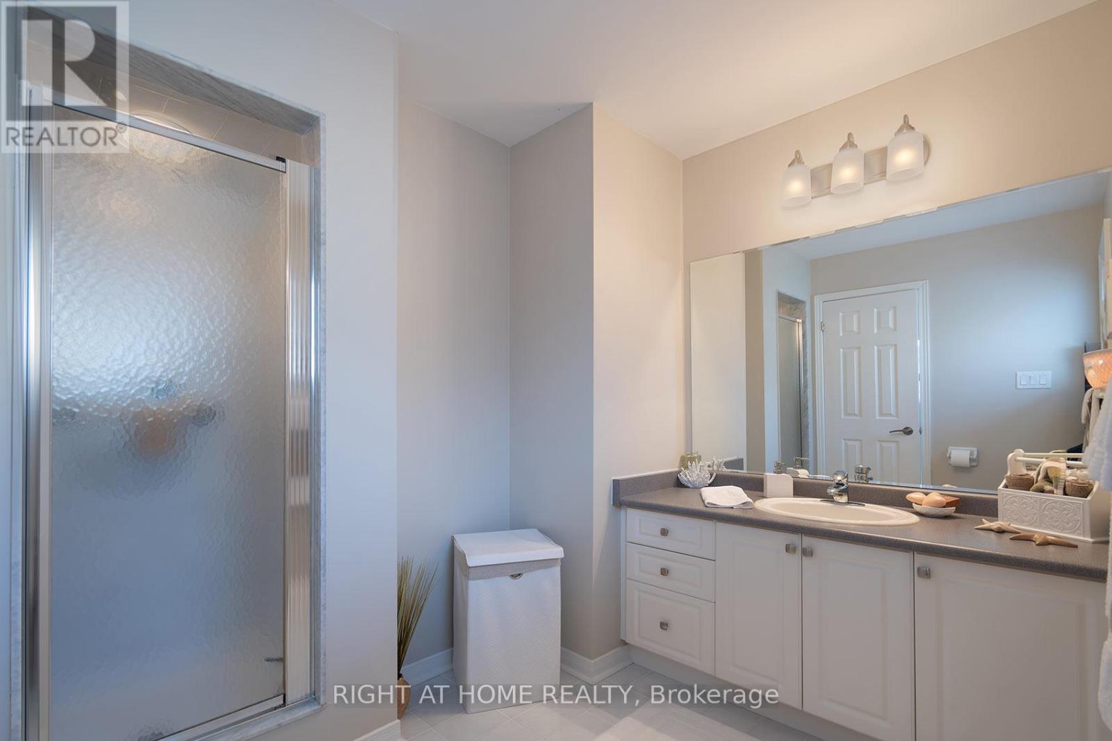 104 Pinedale Gate, Vaughan, Ontario  L4L 8X3 - Photo 25 - N13024564