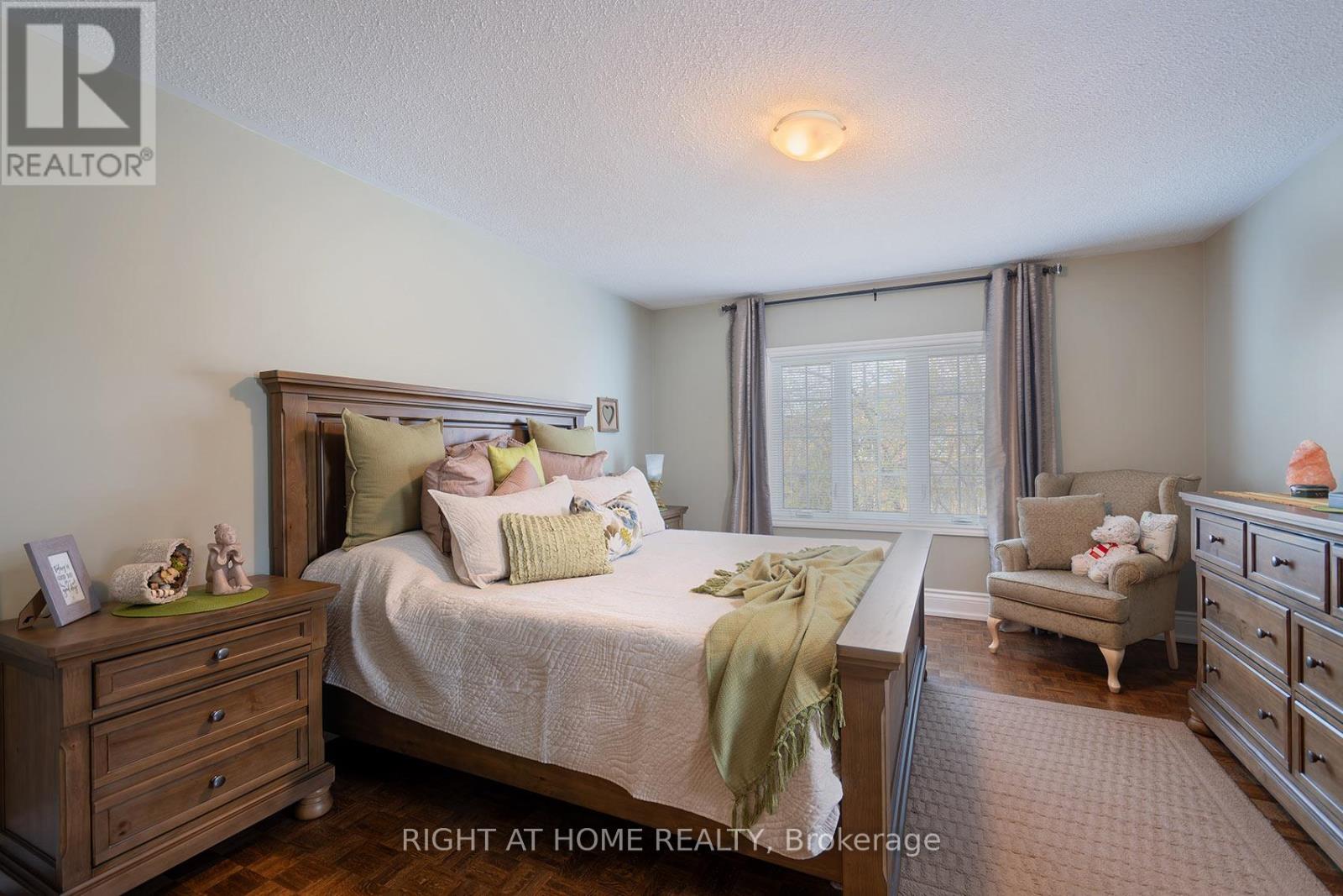 104 Pinedale Gate, Vaughan, Ontario  L4L 8X3 - Photo 29 - N13024564