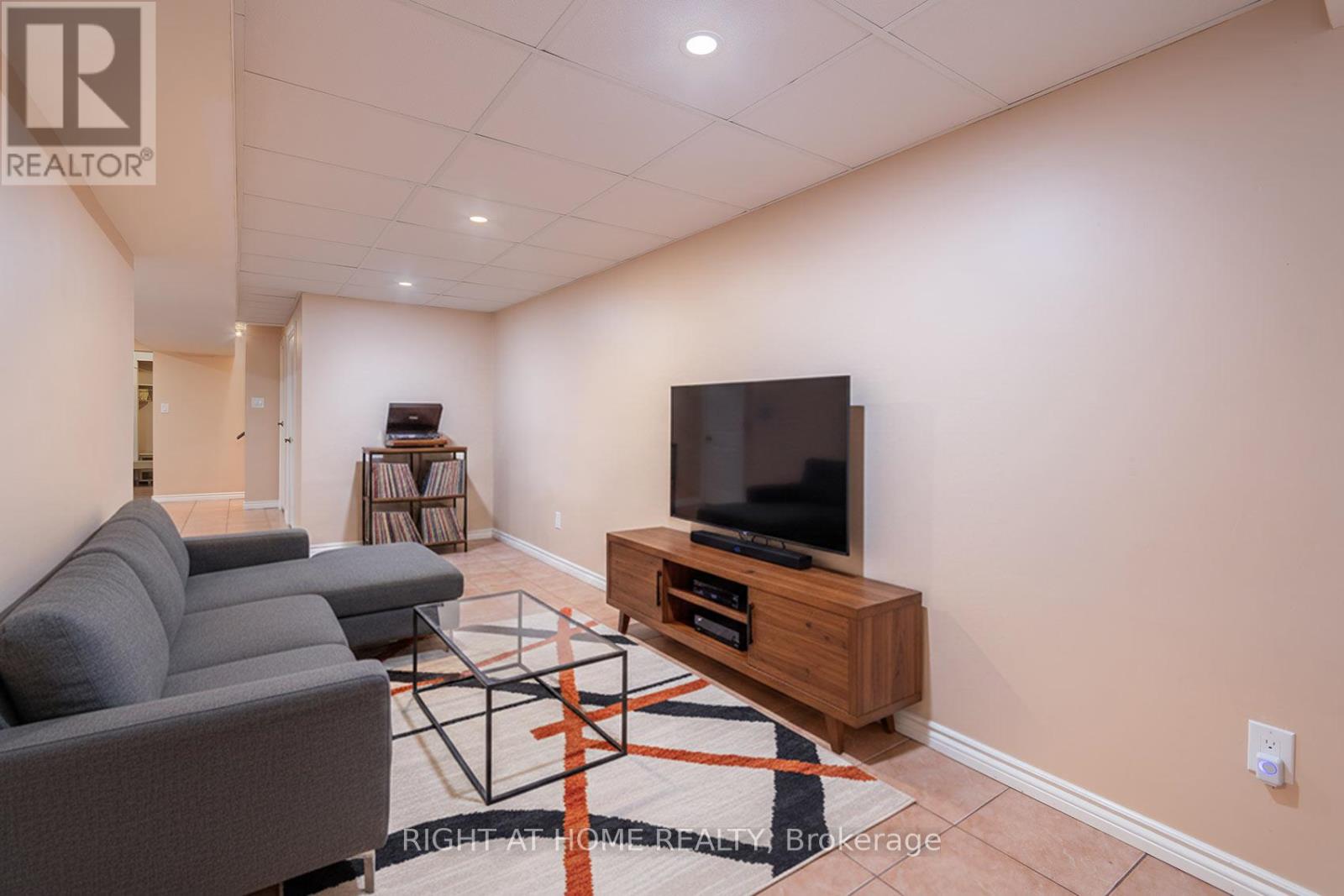 104 Pinedale Gate, Vaughan, Ontario  L4L 8X3 - Photo 34 - N13024564