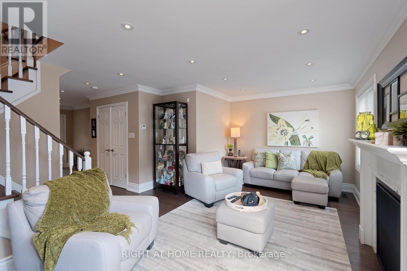 104 Pinedale Gate, Vaughan, Ontario  L4L 8X3 - Photo 8 - N13024564