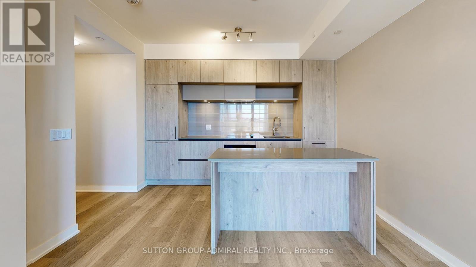 501 - 6 David Eyer Road, Richmond Hill, Ontario  L4S 0N5 - Photo 3 - N13024684