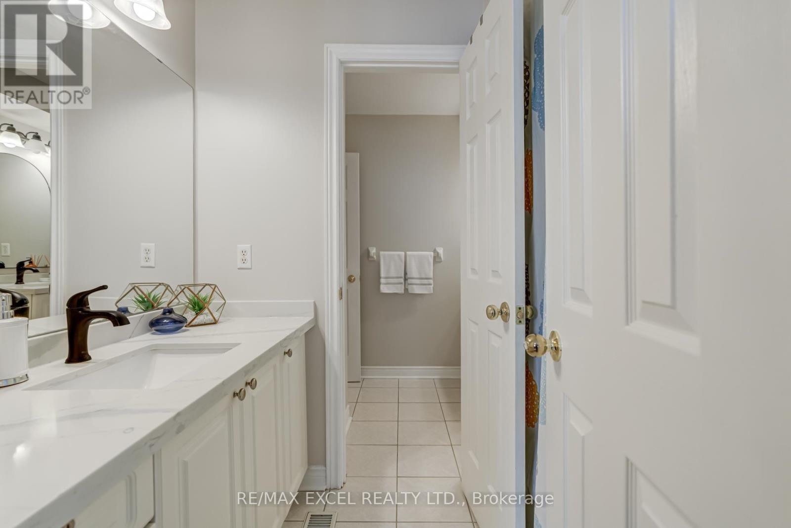 37 - 18 Clark Avenue W, Vaughan, Ontario  L4J 8H1 - Photo 24 - N13024814