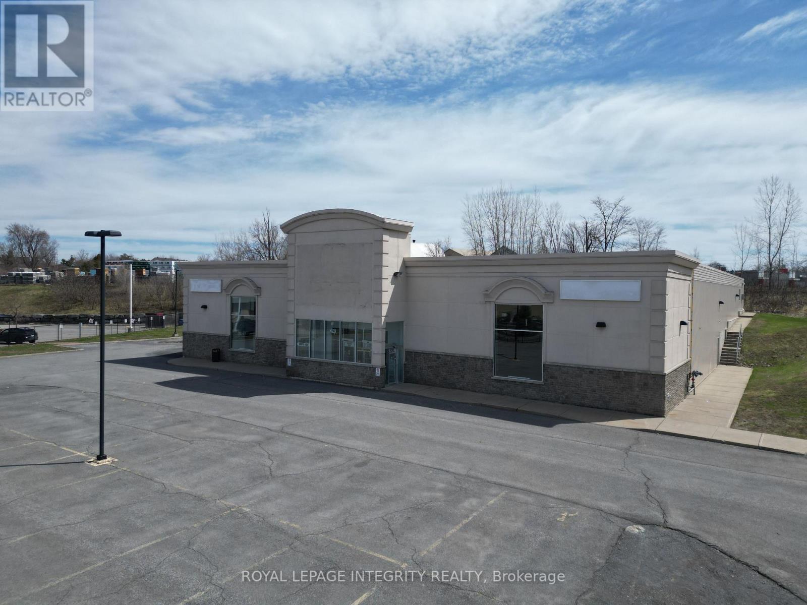 2747 Chamberland Street, Clarence-Rockland, Ontario  K4K 0B2 - Photo 3 - X12722372