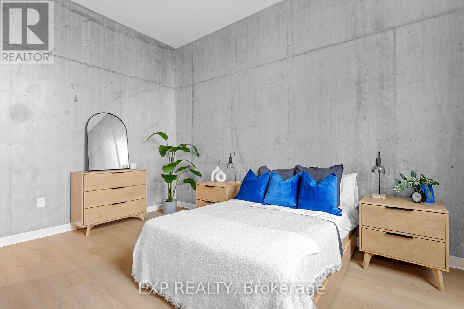 101 Champagne Avenue S, Ottawa, Ontario  K1S 4P3 - Photo 3 - X13012612