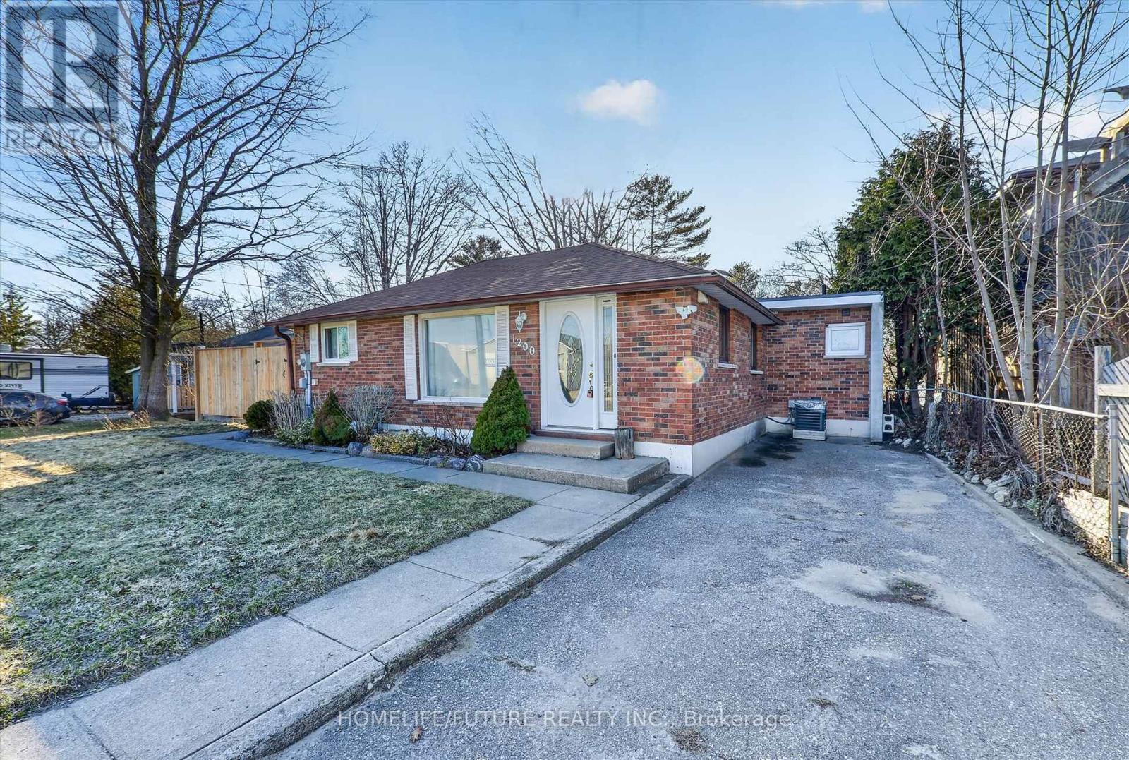 1200 MOSLEY STREET, Wasaga Beach, Ontario