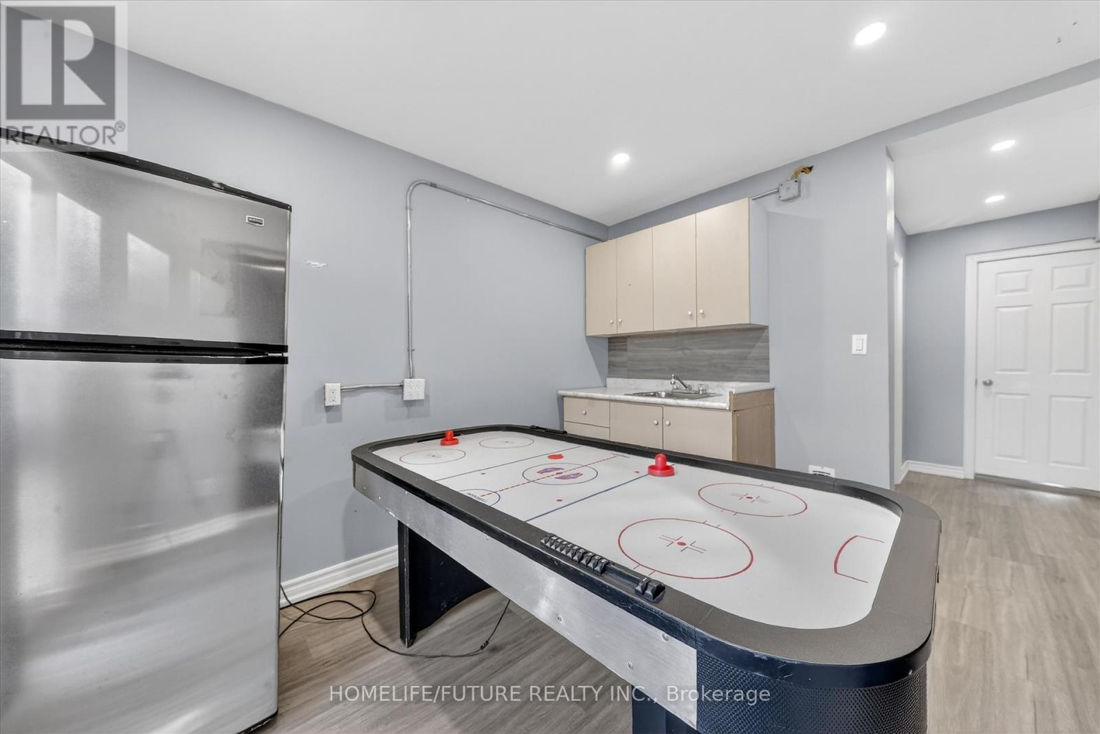 1200 Mosley Street, Wasaga Beach, Ontario  L9Z 2E7 - Photo 31 - S13024742