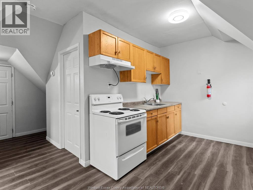 253 Curry Avenue, Windsor, Ontario  N9B 2B4 - Photo 7 - 26008756