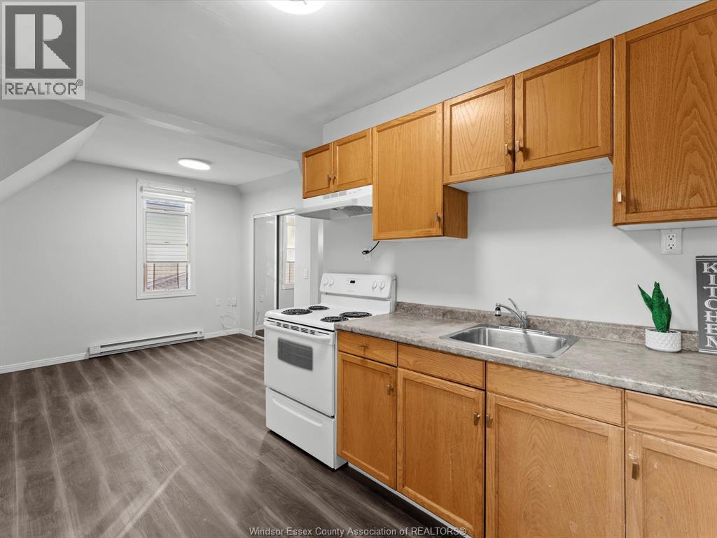 253 Curry Avenue, Windsor, Ontario  N9B 2B4 - Photo 5 - 26008756