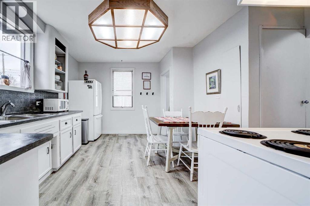 8630 17 Avenue, Coleman, Alberta  T0K 0M0 - Photo 8 - A2300593