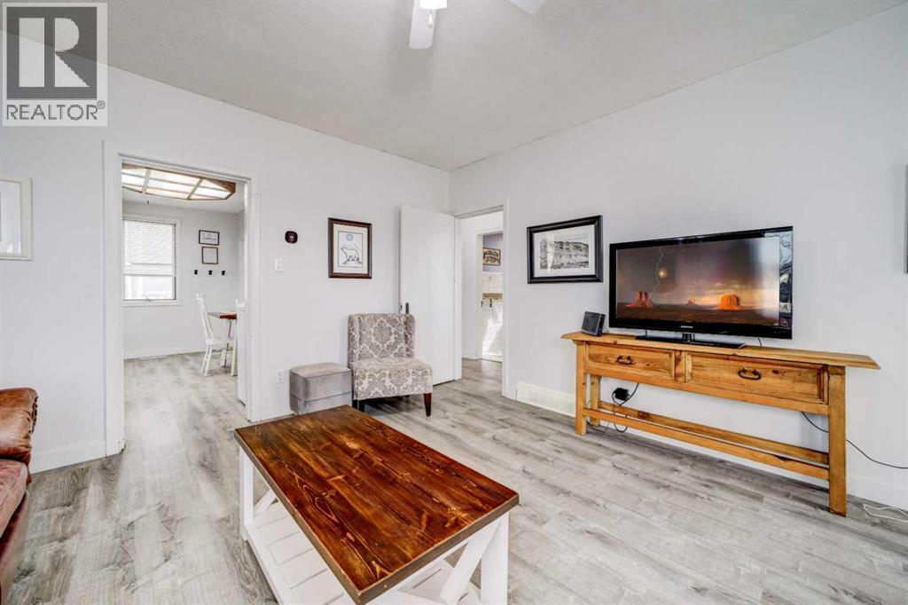 8630 17 Avenue, Coleman, Alberta  T0K 0M0 - Photo 17 - A2300593