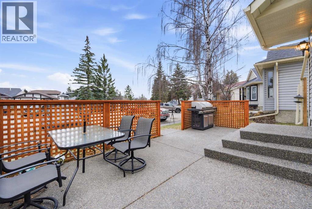 52a Millcrest Green Sw, Calgary, Alberta  T2Y 2K1 - Photo 3 - A2301094