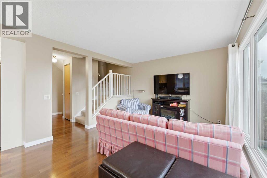 52a Millcrest Green Sw, Calgary, Alberta  T2Y 2K1 - Photo 9 - A2301094